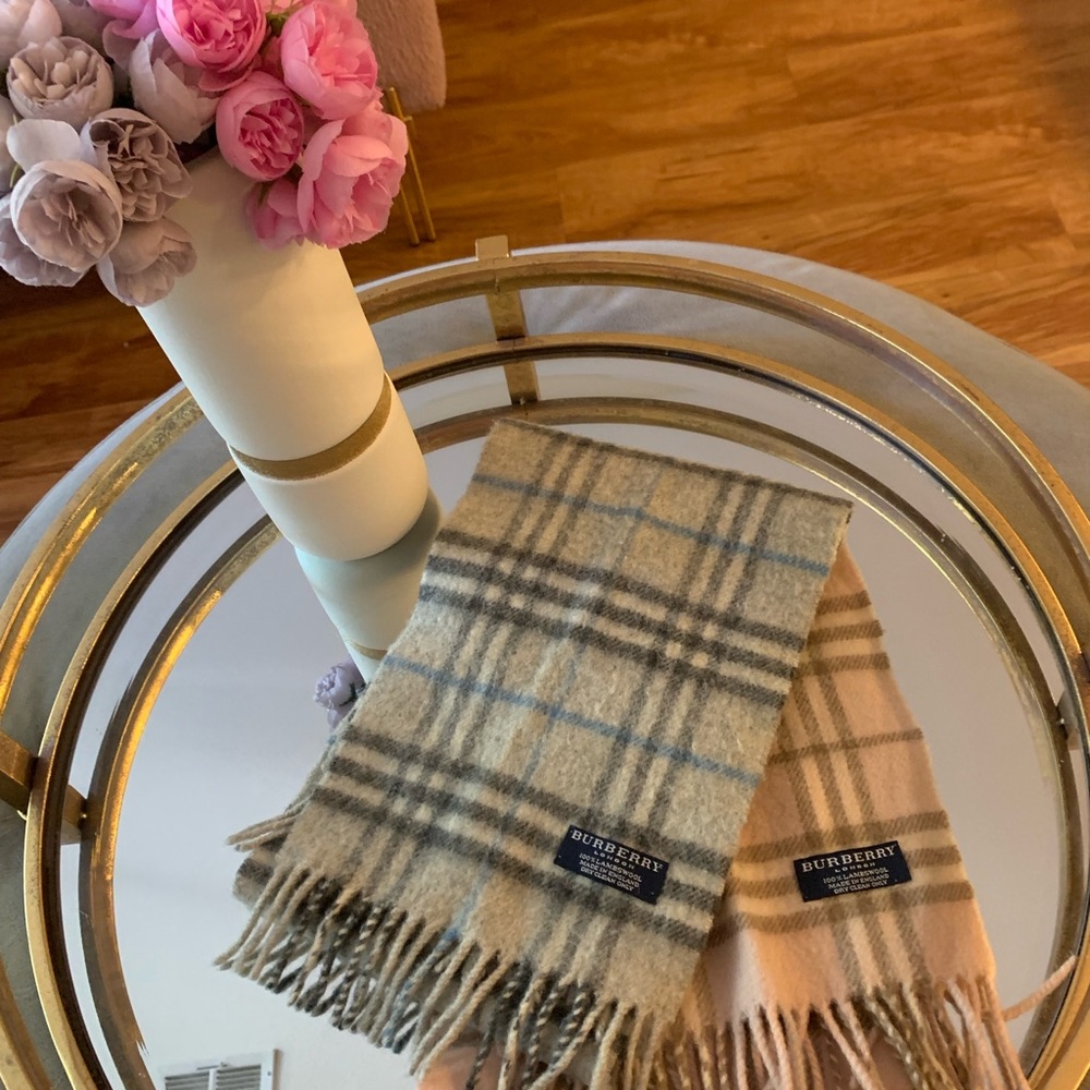 Burberry mini scarf